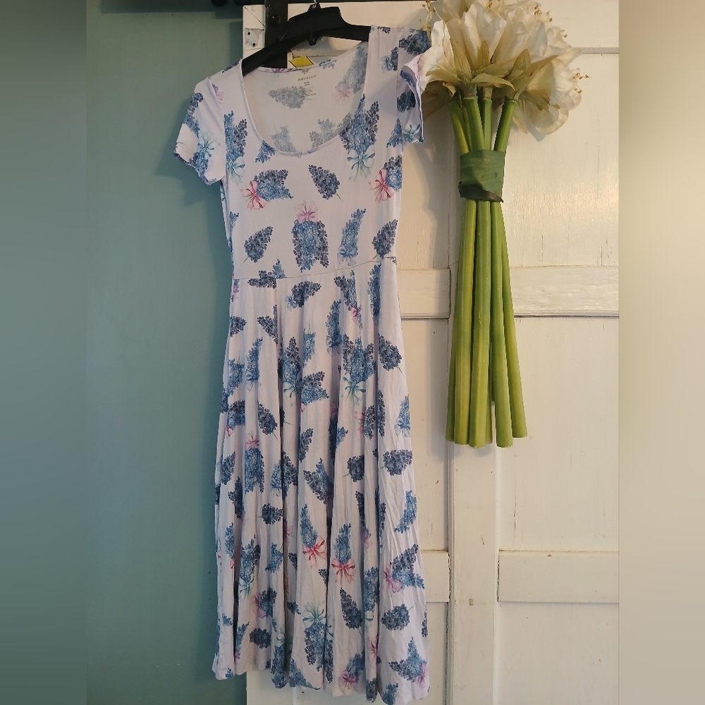 Posh Peanut Mod Floral Scoop Neck Midi Dress Bamboo Hydragenas Croquet